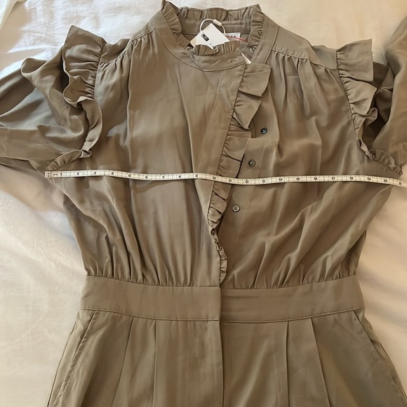 Ruffle romper - Picture 9 of 10